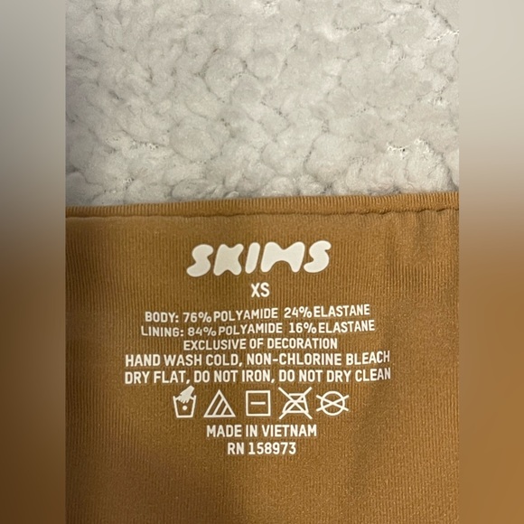 Skims FITS EVERYBODY BANDEAU BRA | OCHRE - Picture 2 of 5